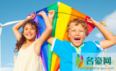 风筝是不是一定有风才起的来 没风怎么把风筝放起