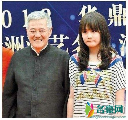 社会你球姐倒着念什么意思 你爹现在都夹着尾巴做人了你还敢这么高调