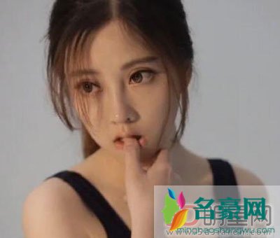 冯提莫离婚事件 什么样的家庭教育才让她有意无意中做出那些性暗示