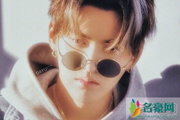 吴亦凡公开选妃视频真假 只好奇长得和吴亦凡这么像咋不红呢