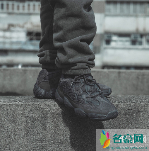 Yeezy 500黑武士上脚赏析 Yeezy 500黑武士怎么搭配好看