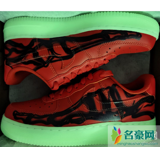af1万圣节橙骨上脚穿搭图 af1万圣节为什么这么少人穿