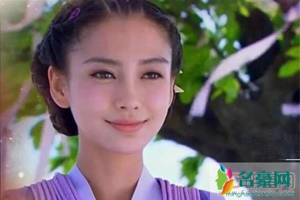 杨颖回应演技争议 不关注好剧情却只盯着某个人的瞪眼、皱眉、歪头