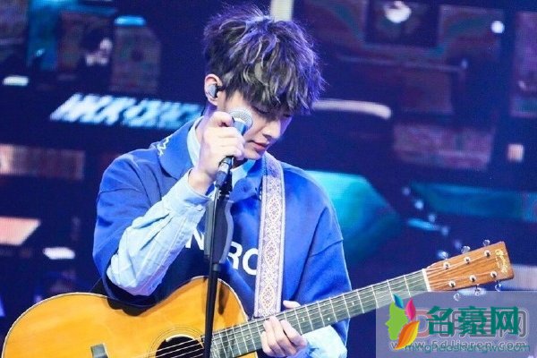 炎亚纶为什么不红了且改名 汪东城应该压根都不知道炎亚纶喜欢他吧