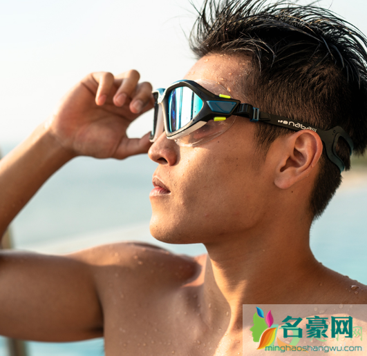 泳镜刮花还能用不1