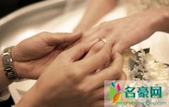 婚礼通知朋友圈怎么写 结婚要不要邀请亲戚