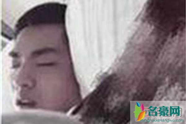 吴亦凡睡粉丝事件过程 骗女粉丝上床的小公狗?