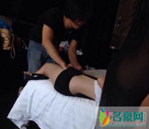 国模静静大胆宾馆私拍 风骚的不能再风骚了的老娘们
