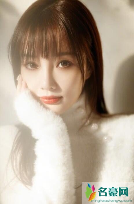李小璐美照