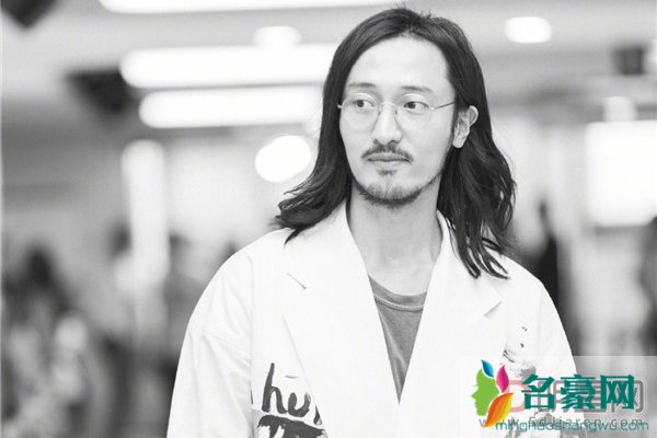 王传君和爱情公寓成员的关系 明明爱情公寓让你进入公众视野的