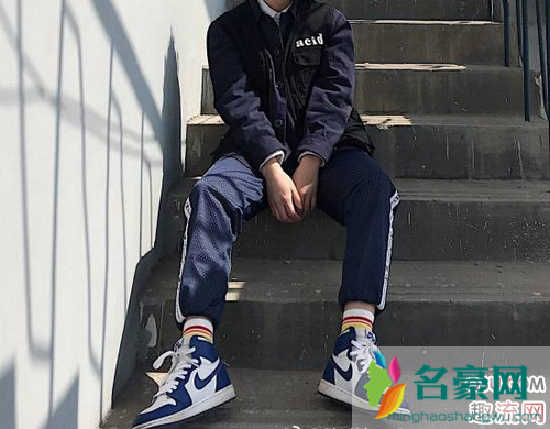 AJ1小闪电搭配什么裤子 AJ1小闪电搭配技巧推荐