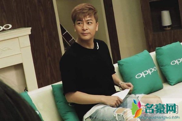 于毅和吴越长像对比照 自从在《跨界歌王》听到了于毅的歌声从此就开始关注他了