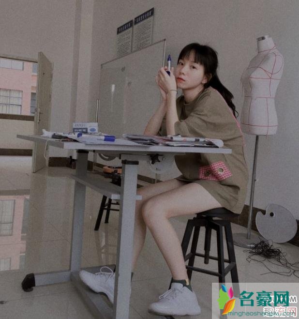 女生穿aj11好看吗 女生aj11怎么搭配