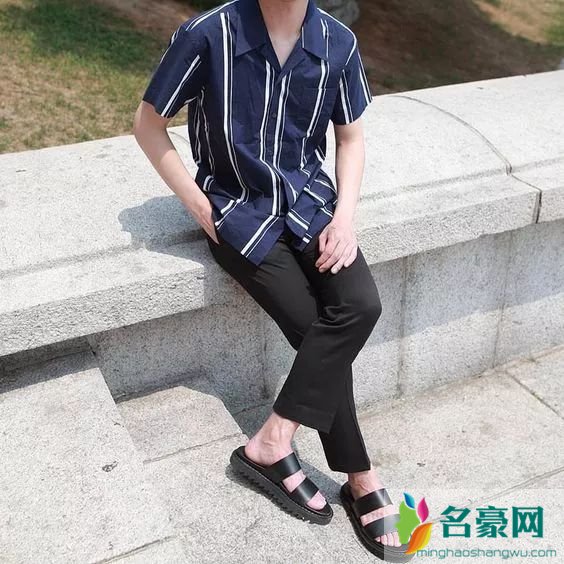适合夏季的懒人鞋推荐 夏季必备懒人鞋穿搭方法