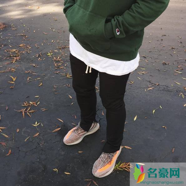 YEEZY 350 V2怎么搭配不土 YEEZY 350穿搭禁区