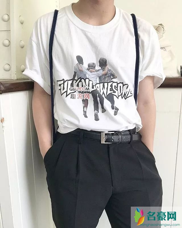 男生T恤怎么买 男生T恤怎么穿搭好看