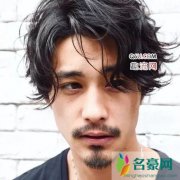 小奶狗男生的发型打理方法