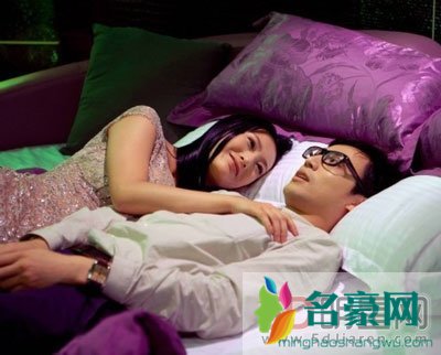 王李丹妮被李威搓胸床戏 除了球什么都没,也只能这样了