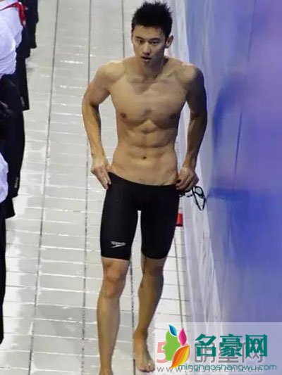 宁泽涛肌肉内裤照更显器大活好 宁泽涛胸肌八块腹肌怎么练的