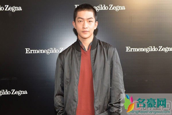 屈楚萧年龄多大了 屈楚萧娃娃脸看着像未成年似的