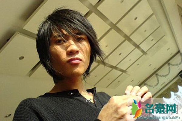 韩寒赛车水平f几的 十年里7座年度总冠军这成绩还需要质疑