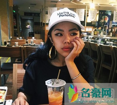 大胸女万妮达不带胸罩福利照什么梗 万妮达男朋友是谁很享福