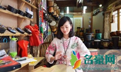 丽江女鼓手夏微抖音号id多少 抖音上打鼓的女人阿夏现状结婚了吗