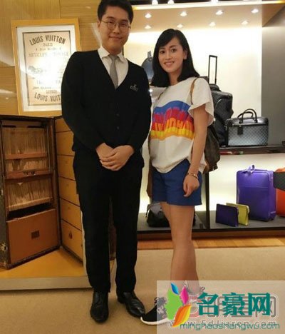 丽江女鼓手夏微抖音号id多少 抖音上打鼓的女人阿夏现状结婚了吗