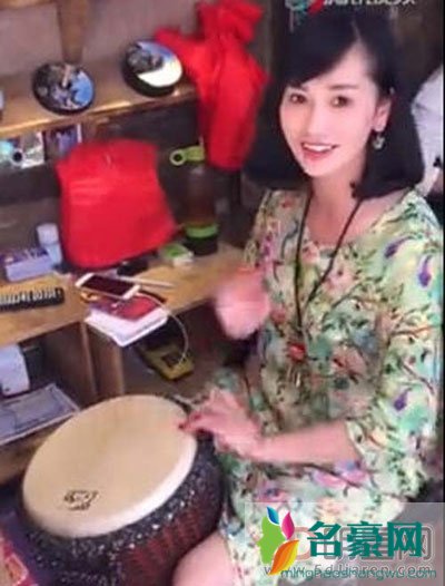 丽江女鼓手夏微抖音号id多少 抖音上打鼓的女人阿夏现状结婚了吗