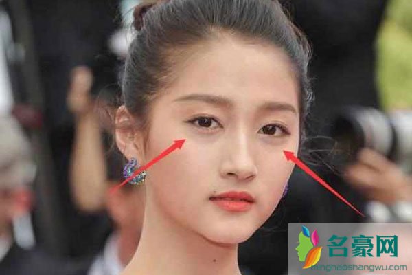 关晓彤不良照片ps污图 鹿晗能抱的起来吗?骨架太大了