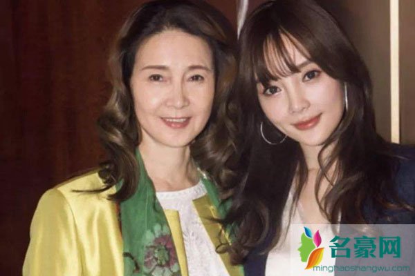 李小璐怀二胎快生了吗 要是真出轨了这个妈妈当的就太不称职了