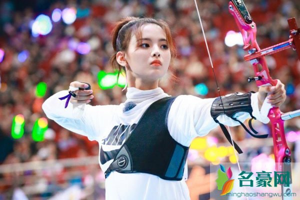 杨超越为什么火起来了 整个选秀过程得益于腾讯视频和各个热门平台的宣传