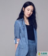 李咏女儿气质出众 简单打扮给人一种时尚自信的魅