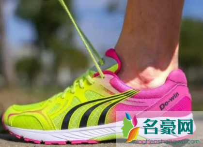 多威跑鞋怎么样  多威和李宁哪个好