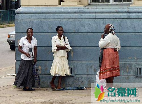 非洲劫精女强奸男人并掳走精液 劫精女劫精过程太咋舌