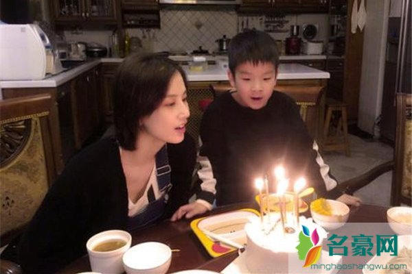 杨子和黄圣依的关系 杨子有钱黄圣依有颜又生了两个孩子,妥妥的人生赢家