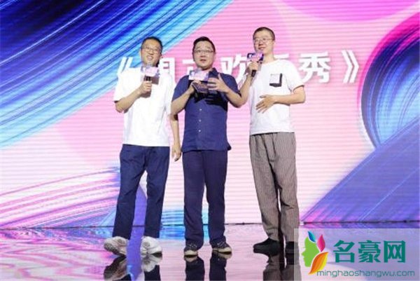 张绍刚和李诞什么关系 为啥我看到的张绍刚都是在为难求职者?