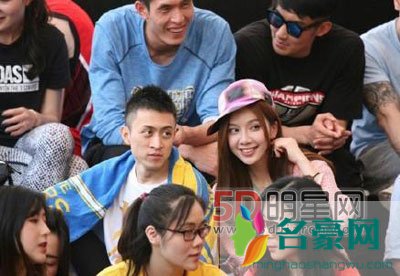 超级富二代秦奋king总的父亲真实身份及身价资产曝光 秦奋真的身高160吗