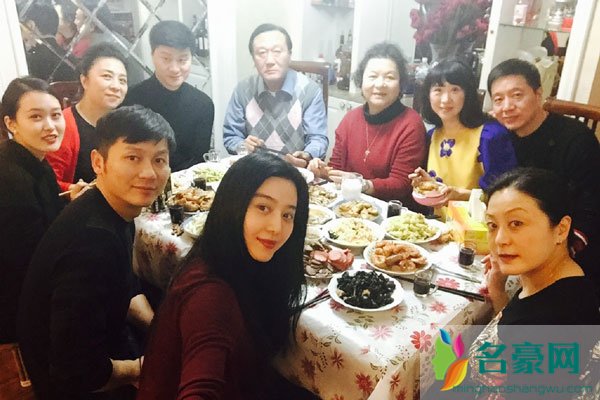李晨范冰冰结婚可能性 秀恩爱不结婚可以得到极大的曝光率