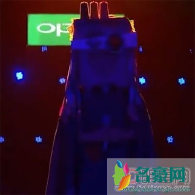大鹏第一滴泪参加蒙面歌王第几期 蒙面歌王为大鹏合音的是哪个女孩是谁