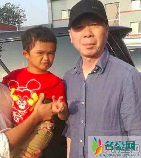 10岁“小马云”坐豪车难道已经出道 凭一张脸能拿多少出场费