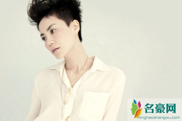 王菲回应张柏芝七个字 王菲太自私为个人而活不为女儿树立形象?