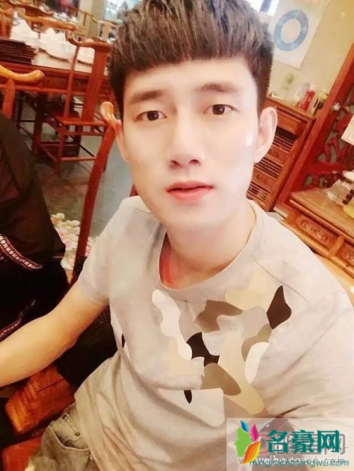 mc阿哲三亚女朋友是谁 阿哲三亚情侣装女主角简介