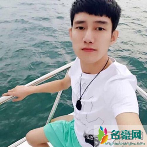 mc阿哲三亚女朋友是谁 阿哲三亚情侣装女主角简介