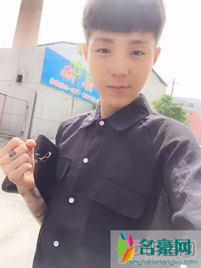 mc高迪在yy出什么事了 mc高迪酒吧下跪?