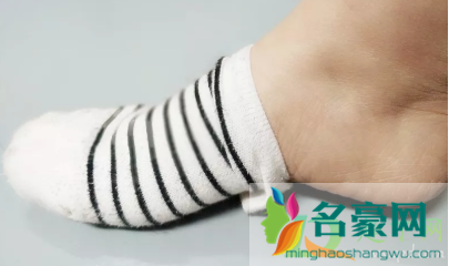 袜子滑到脚底怎么解决3