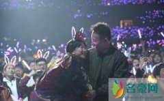 王力宏帮粉丝求婚 暖心一幕让不少粉丝们羡慕