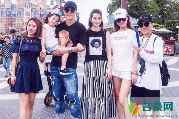 张丹峰出轨经纪人照片证据 先是朋友后是妹最后变成小宝贝
