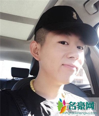 王小源家庭情况简介 网红王小源是官二代吗父母是干什么的