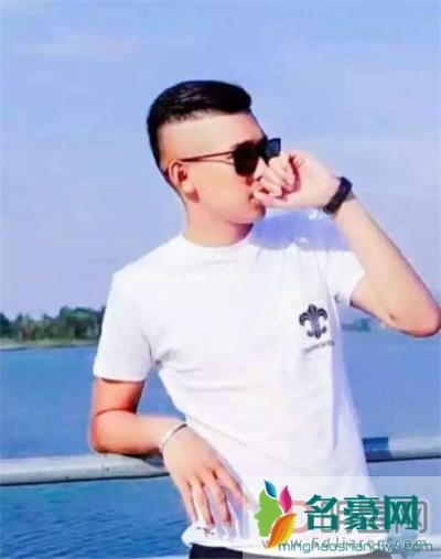李天佑为什么打散打哥 利哥和天佑谁有钱